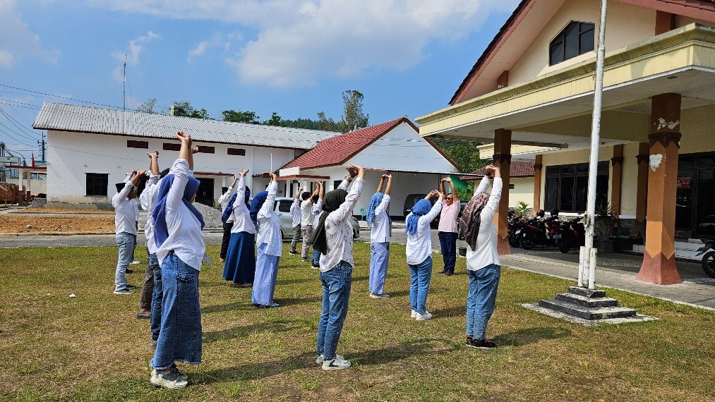 Motivator Ariyanto,M.si sedang memberikan materi outdoor kepada PKD Se-kecamatan kaliangkrik